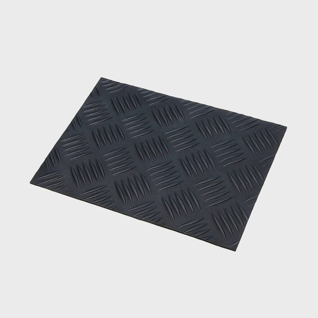 CS - Gummimåtte i sort i forskellige størrelser